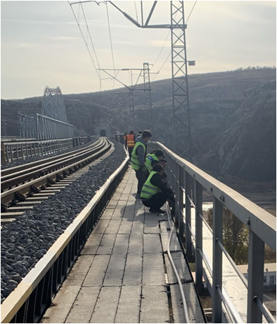 内蒙-新朔铁路桥隧地段综合接地系统改造及柔性石墨铁路贯通地线新材料试用