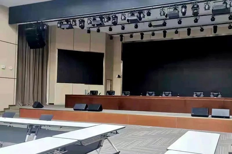 会议音响系统的音频干扰问题是什么？