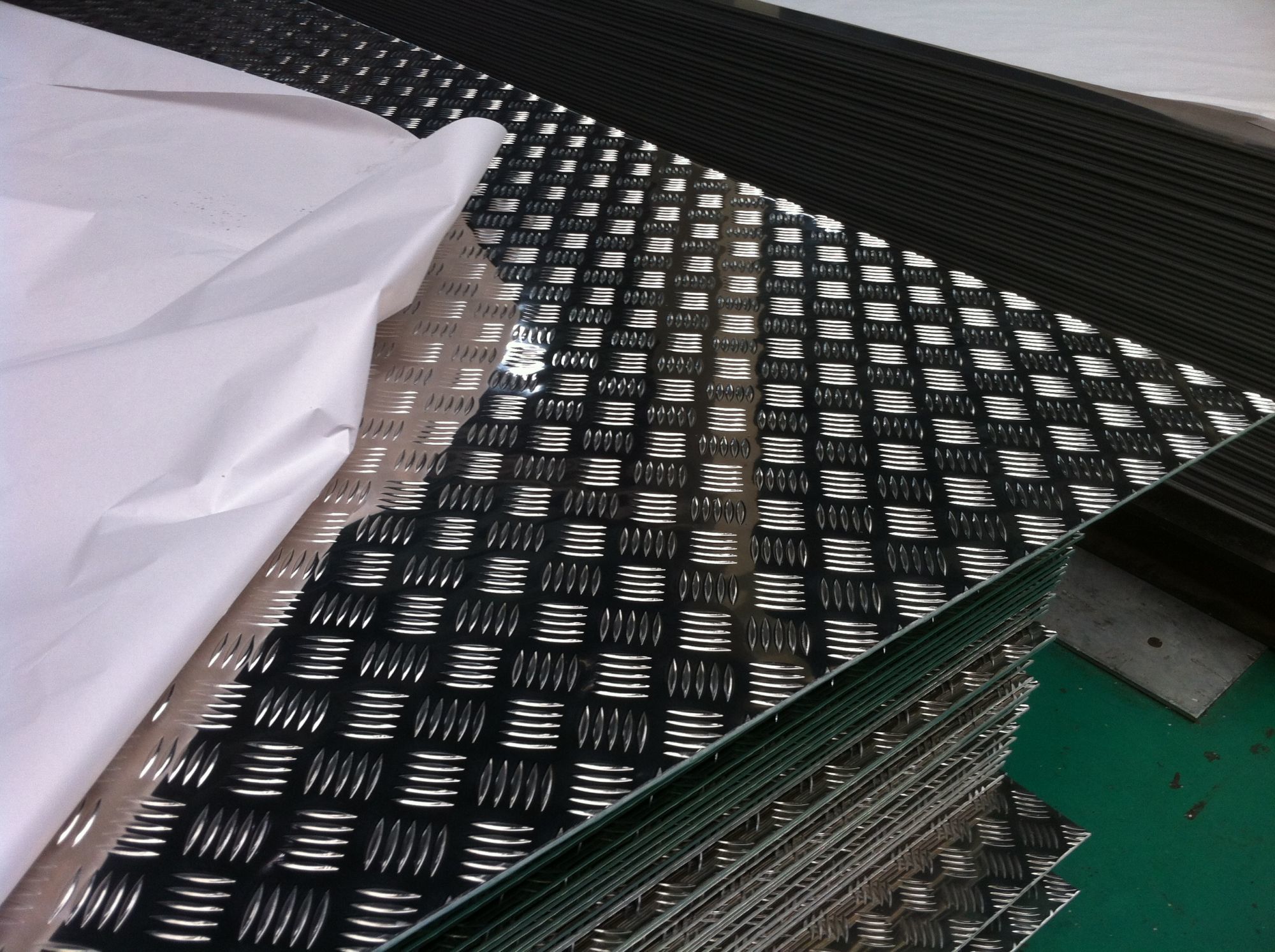 Use and performance of patterned aluminum plate!