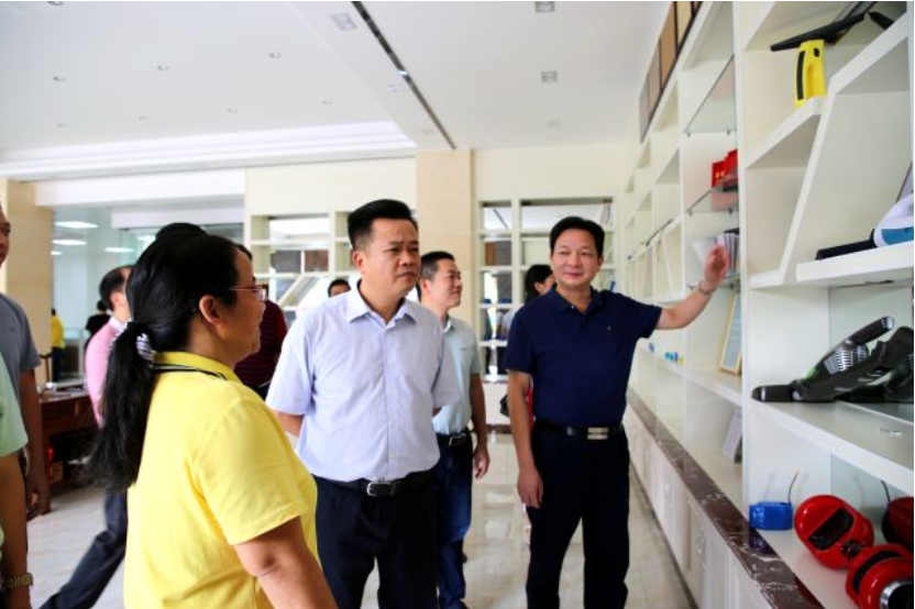 Zhu Handong, the secretary of the county party committee, stressed when he went to the point service enterprises to conduct research: try his best to solve the development problems and help the enterprises to go into battle light and get ready...