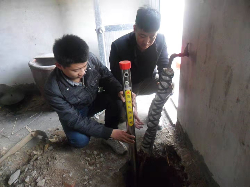 yh86银河国际官方网站防冻栓在农村农户家中安装现场