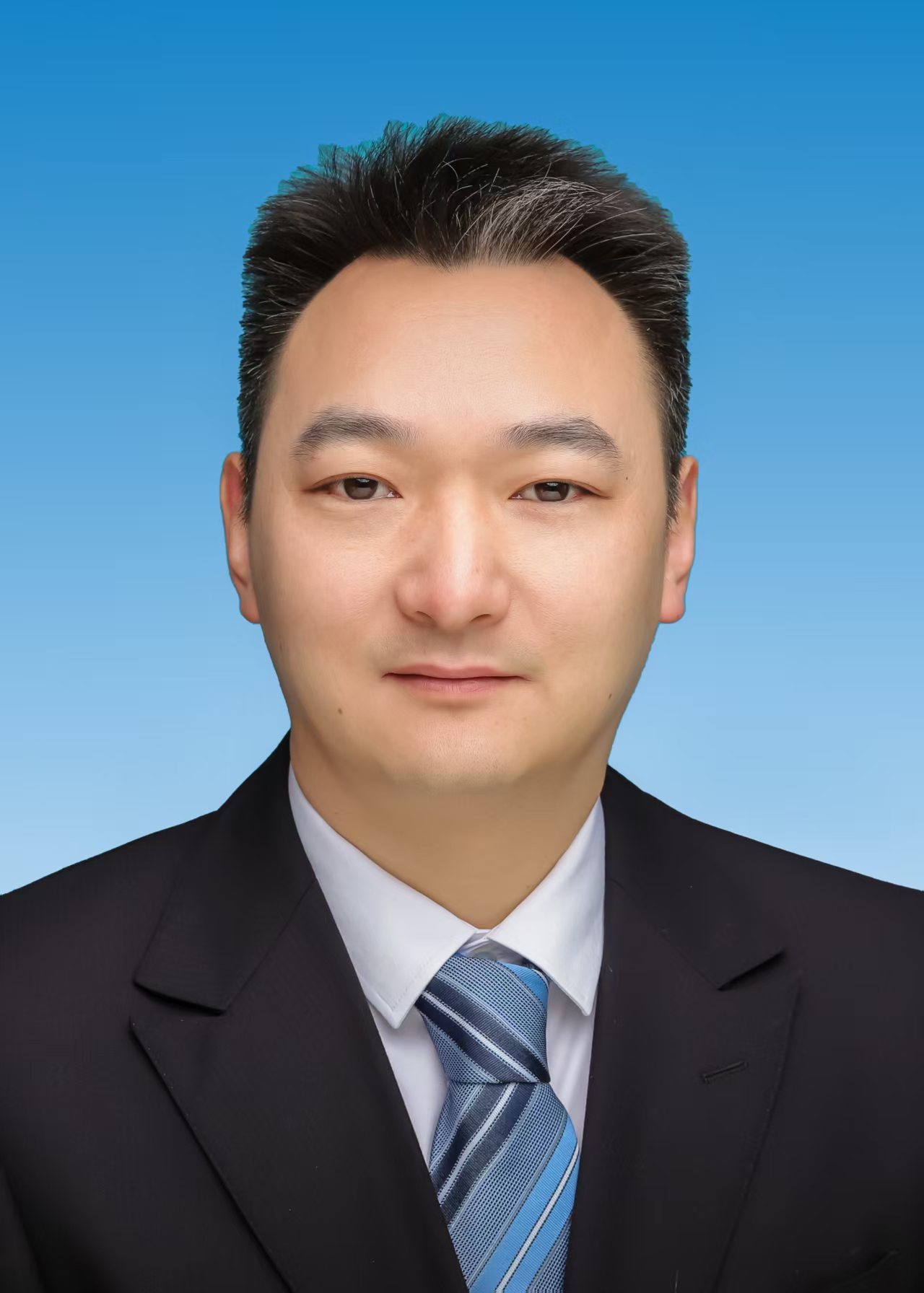 8邱 波.png