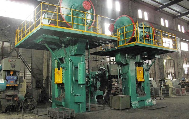 Qingdao Hongda Forging Machinery Co., Ltd. J53-1000 double disc friction cutter press (1000T)
