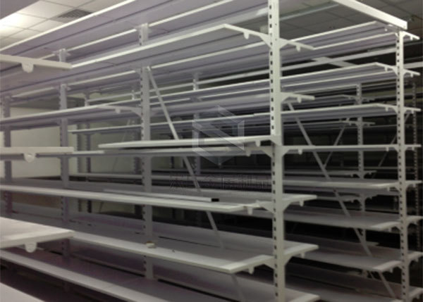 The comparative advantages of logistics storage shelves and traditional stacking methods