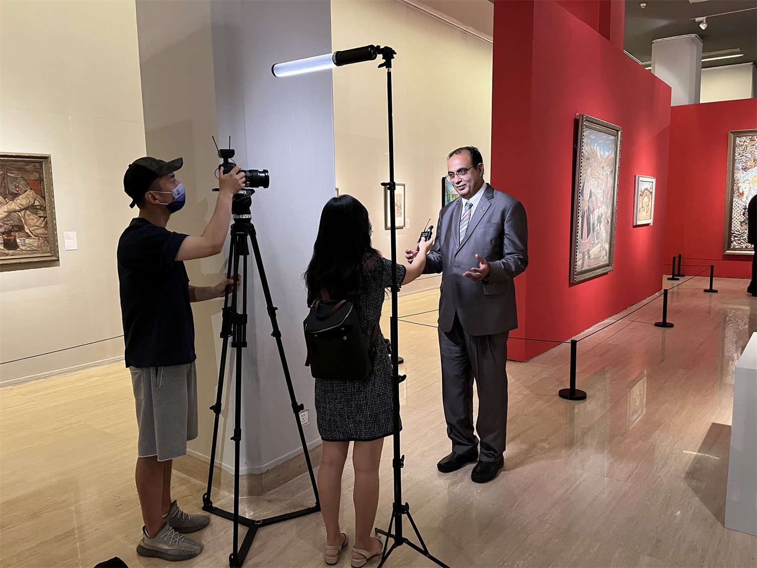 “艺汇丝路”艺术展在中国美术馆开幕