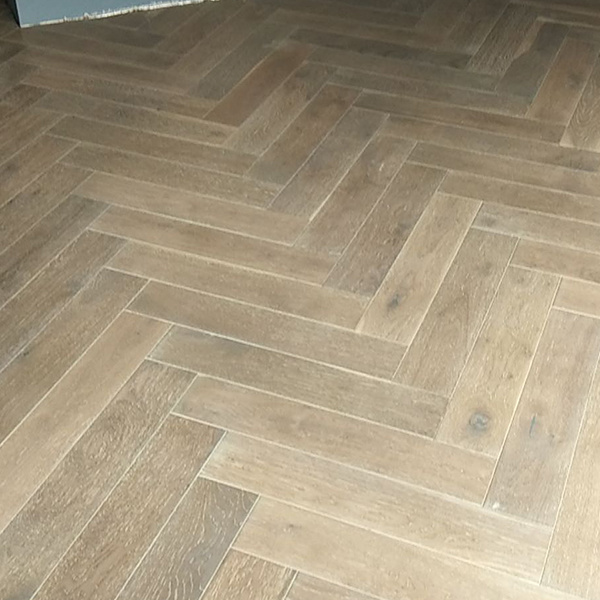 Herringbone oak floor