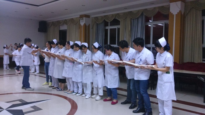 阳光心态 拥有正能量——市中医院新员工拓展培训