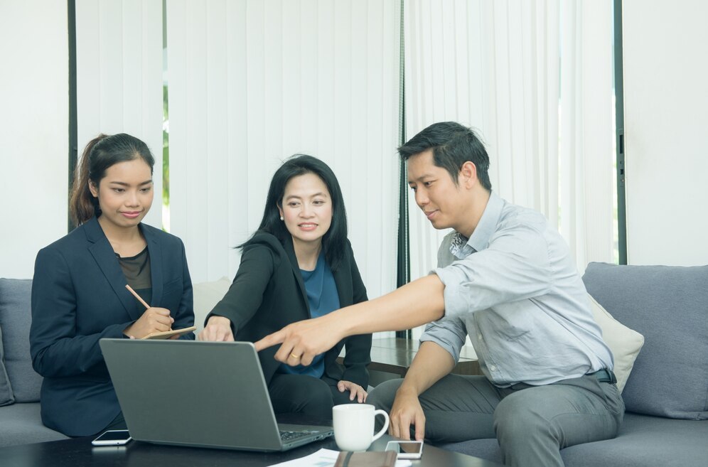 There is a demand for talent in Southeast Asia, how to efficiently contact headhunting companies.