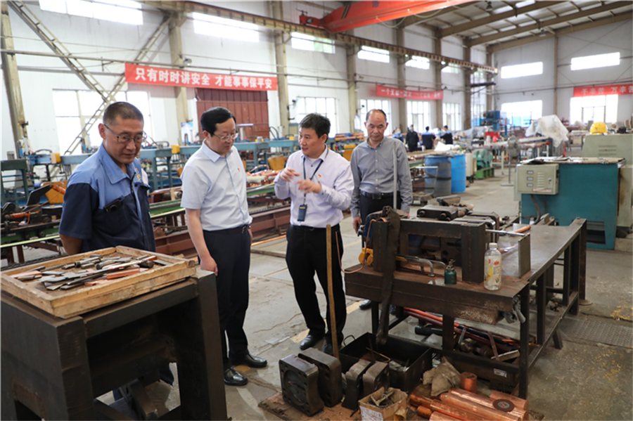 洛阳市检察院党组书记、检察长吴志军一行到洛阳市有色金属行业商会开展调研工作