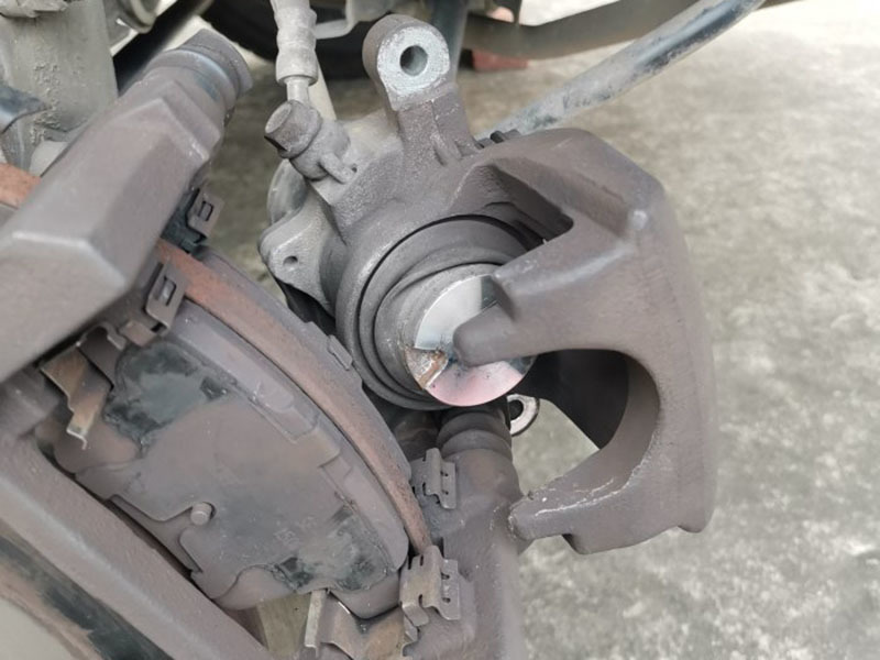 淺談汽車剎車片的制動性能差怎么辦？