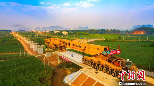 Guangxi's first self-invested high-speed railway begins to build beams and will connect to Vietnam Railway