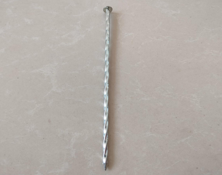 Concrete nail