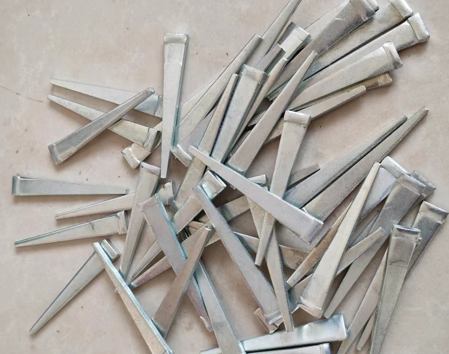 Galvanized steel nails