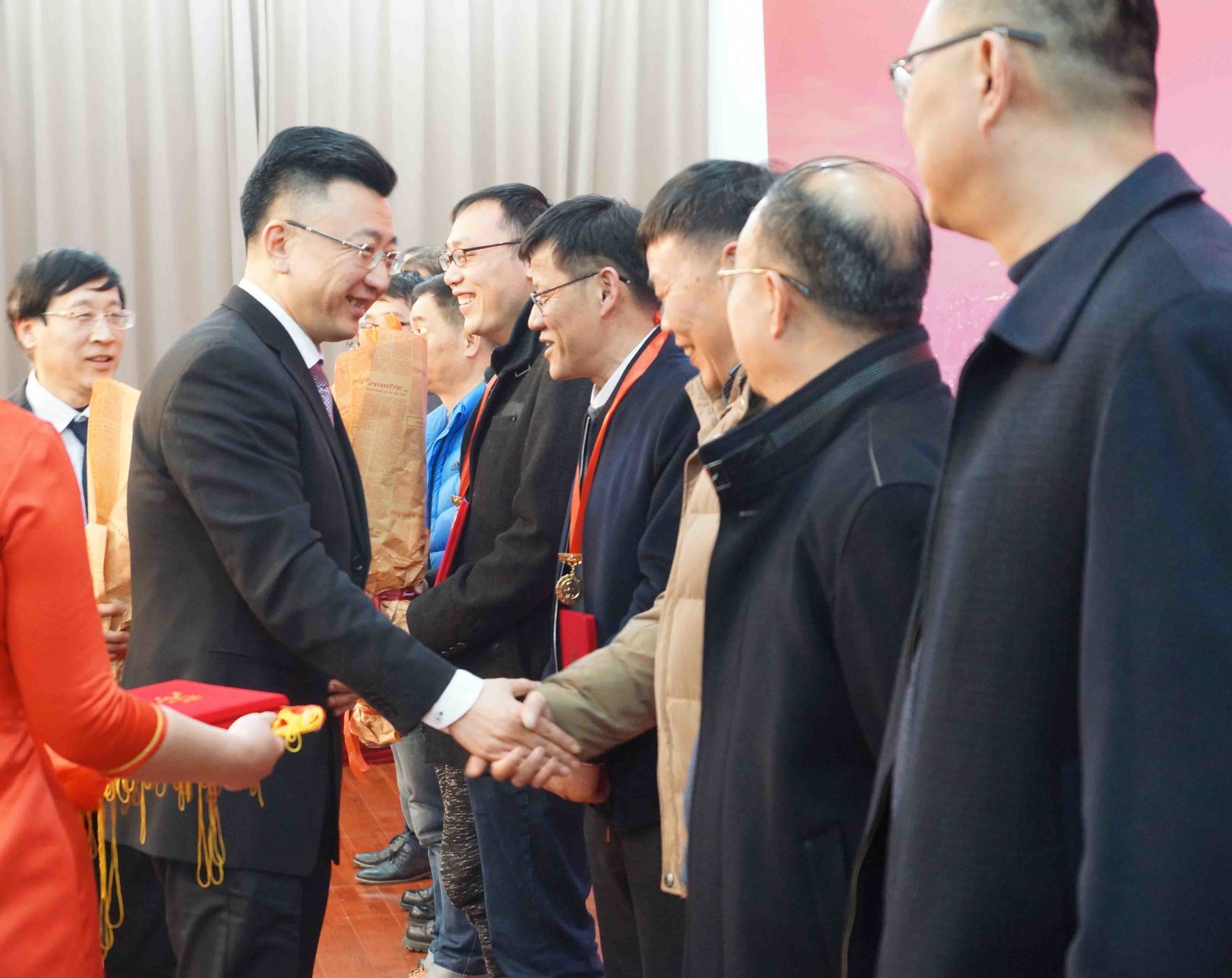 上海人民电器厂2017年度先进表彰大会召开
