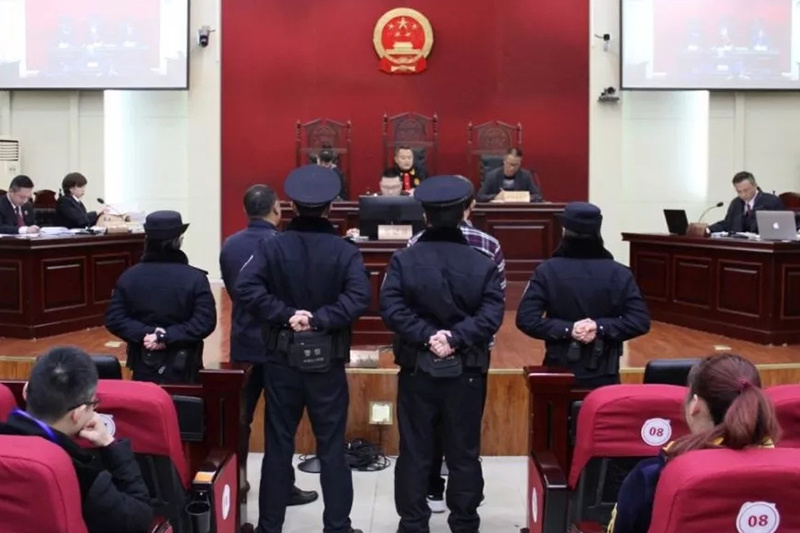 alt="2019年党委简报第7期（兴城党员走进法庭 ）"