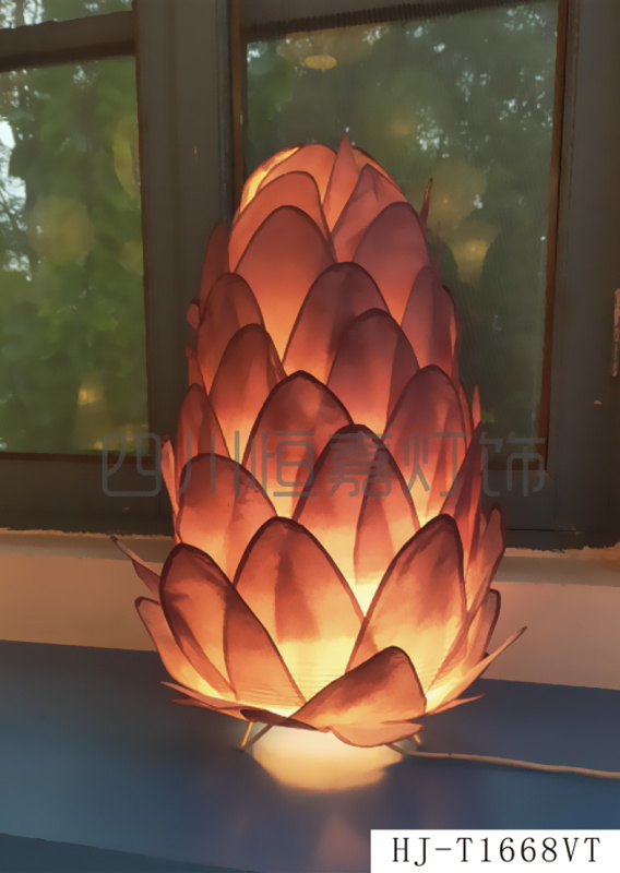 Pine cone table lamp