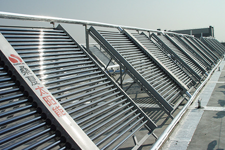 Double wing non-pressure solar collector