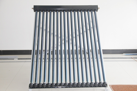 Heat pipe pressurized solar collector