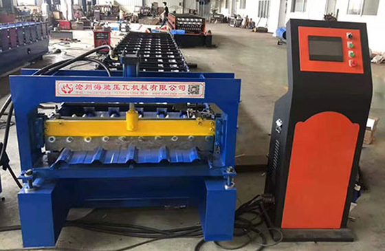 Precautions for the feeding and receiving of the tile press
