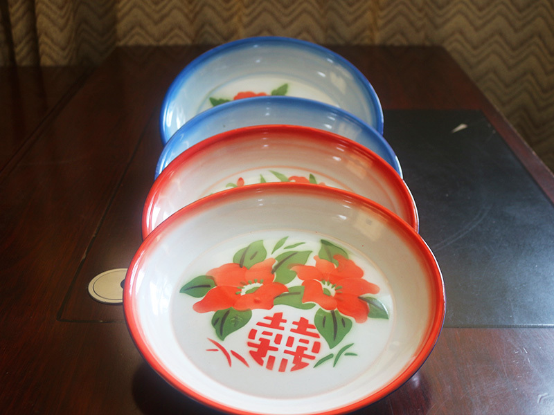 Composition of enamel glaze