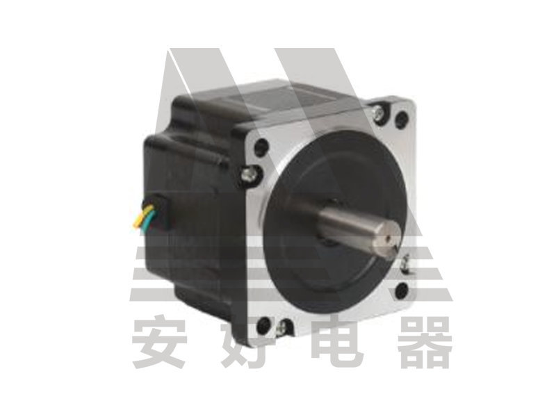 86 混合式步進電機（1.8°）