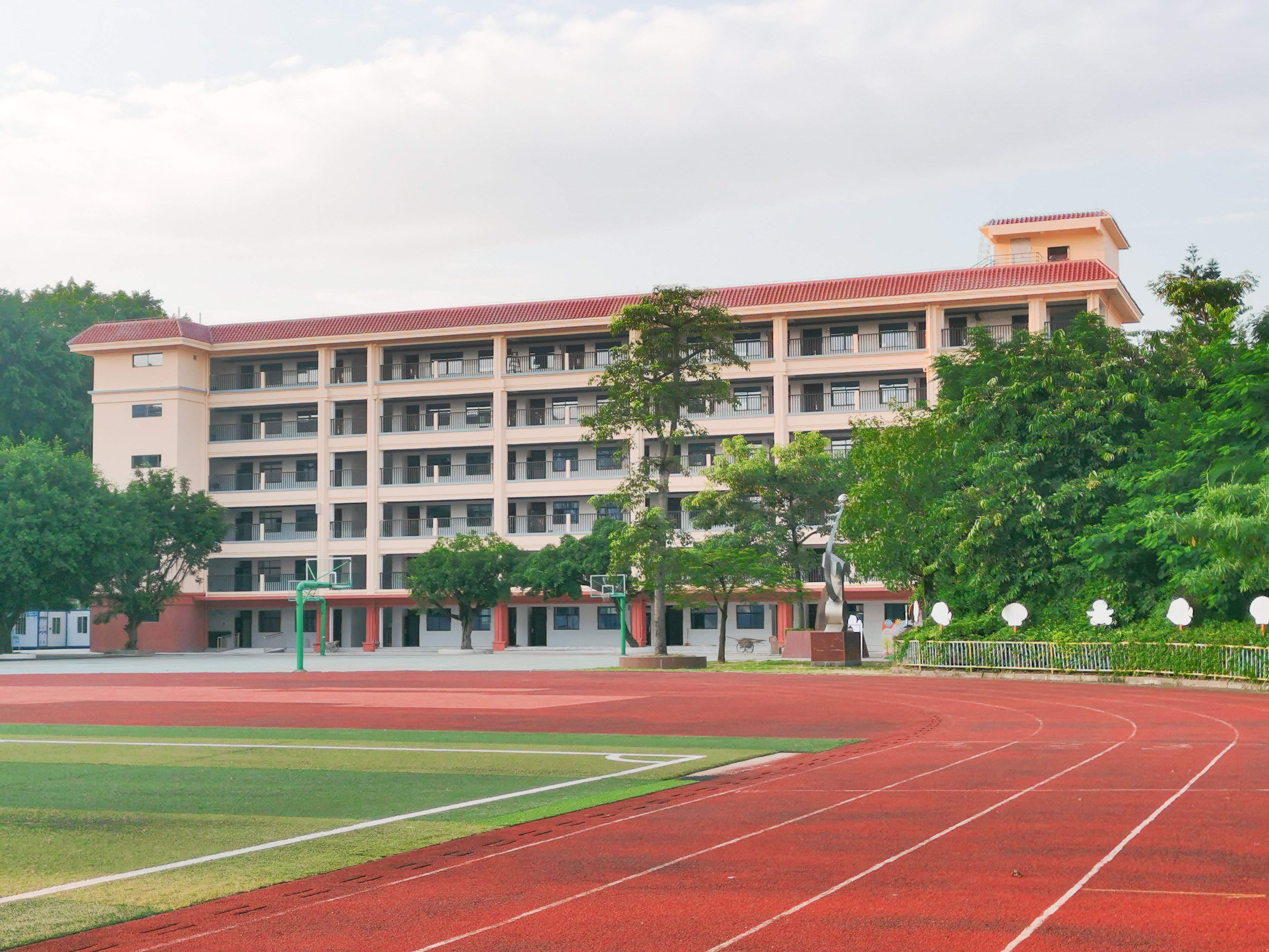 防城港市第二中学1#教学楼顺利完成预验收并移交使用