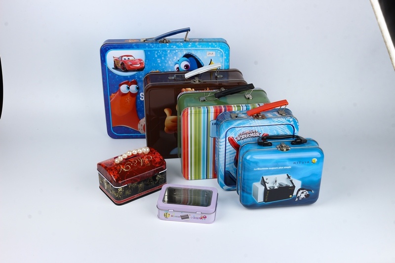 lunch tin box with plastic handle  LB523
