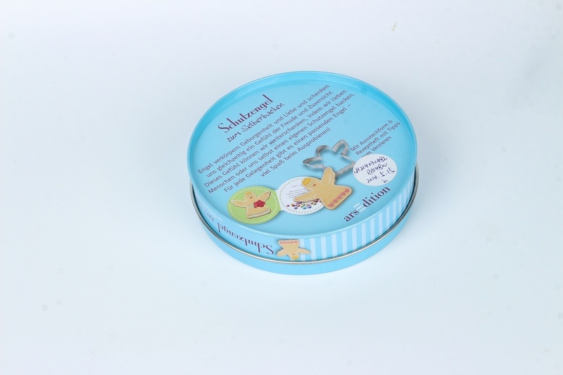 cookie tin  box RB148W