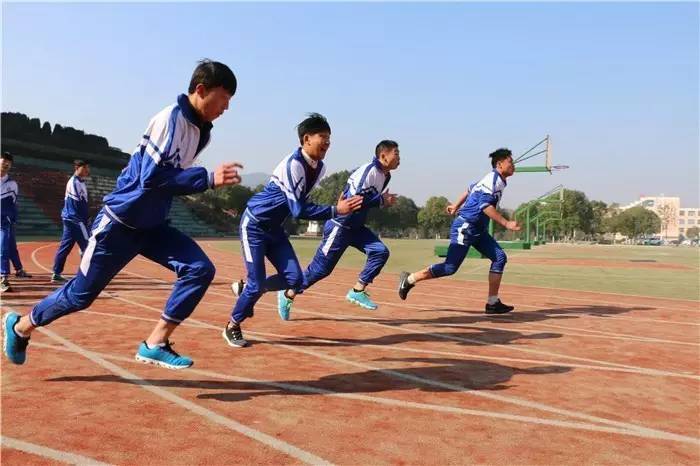 选西山学校复读，圆孩子一个理想的大学梦！