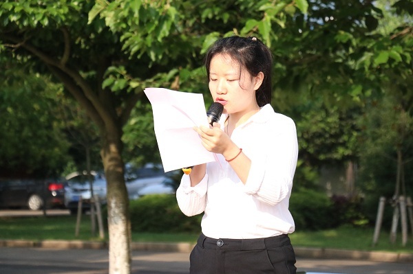 家校联动齐携手， 共育文明小市民——江西省西山学校全体师生誓师大会