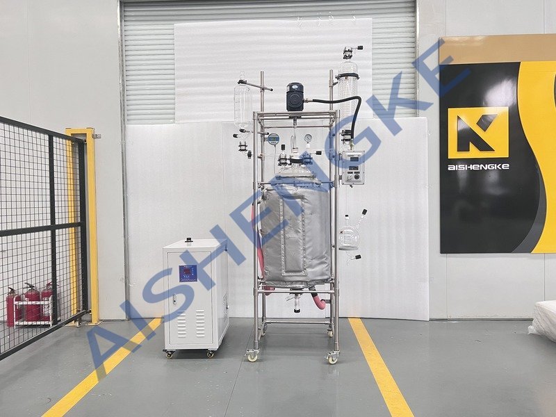 100L explosion-proof double-layer jacketed glass reactor with insulation cover