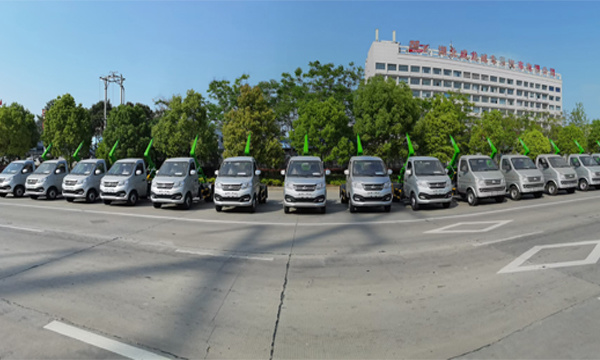 魯班汽車一批環衛車助力江西吉安創文明城市建設