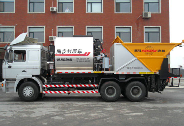 碎石同步封層車