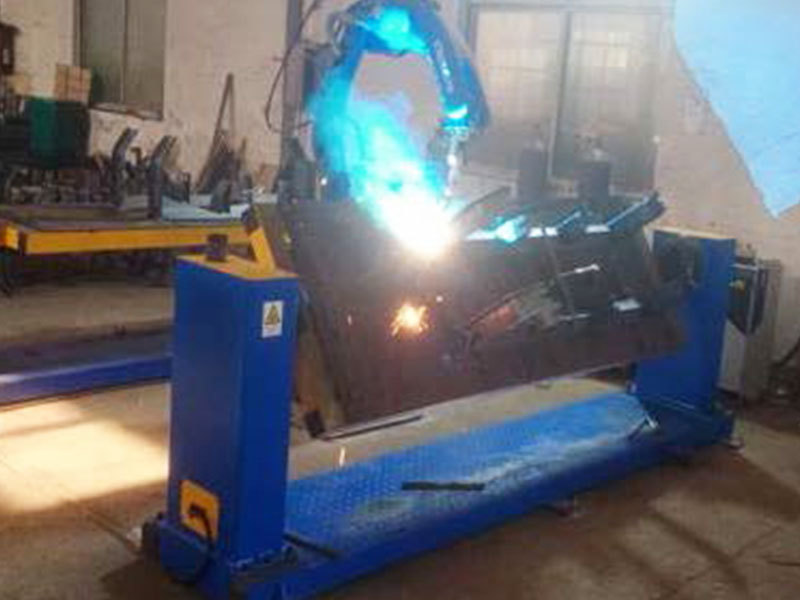 Automatic welding machine