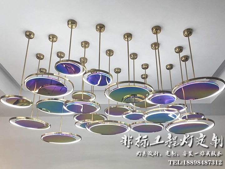 后現(xiàn)代七彩藝術(shù)吊燈定制