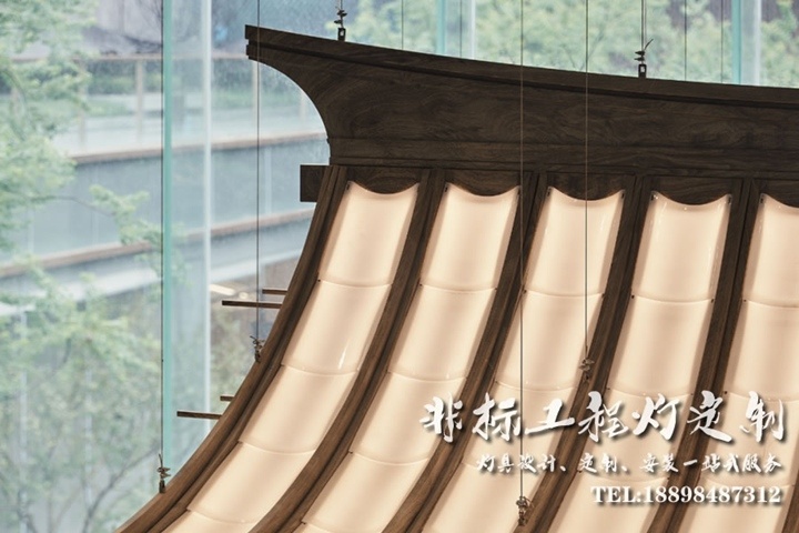 榫卯結(jié)構(gòu)的古建筑屋頂?shù)鯚? title=