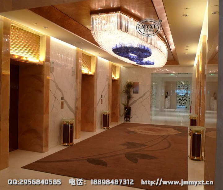 大連五星級(jí)酒店彩色工程水晶燈配置方案