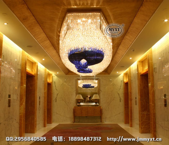 大連五星級(jí)酒店彩色工程水晶燈配置方案