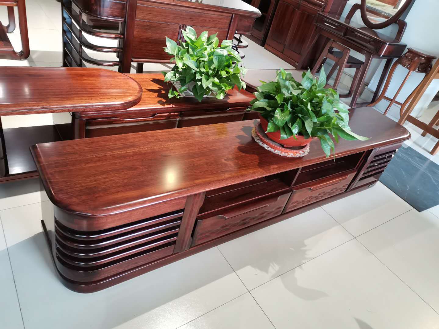 苏伦家具
