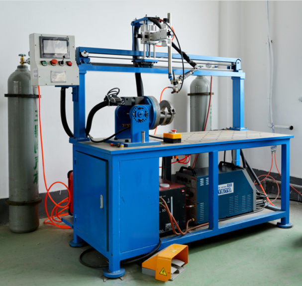 Independent R&D and manufacturing of longitudinal circumferential welding machine 1