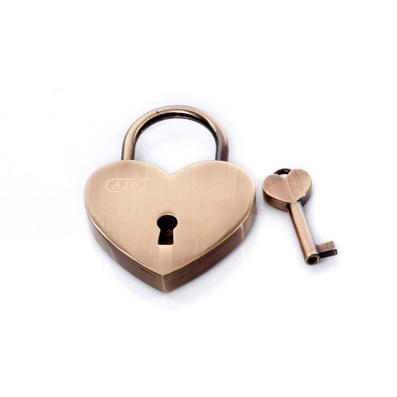 Antique Heart Shaped Lock With 1 Key