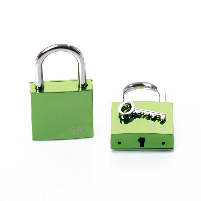 40mm Shiny Green Square Love Lock Engraving