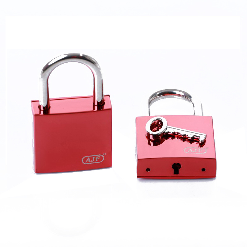 Red Square Love Key And Lock