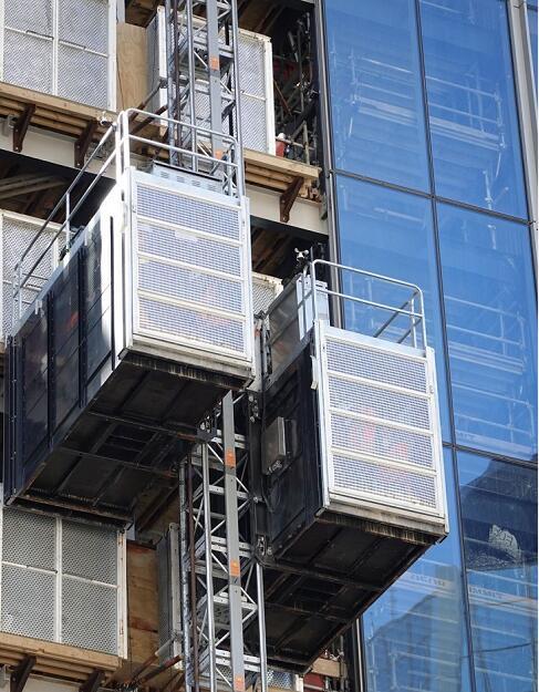 How to use construction lift safely