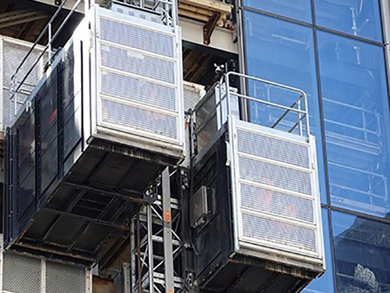 How to use construction lift safely
