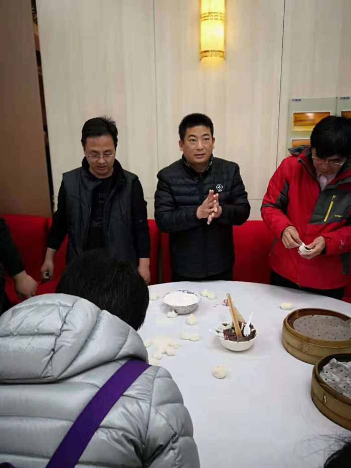劳动光荣，休养快乐