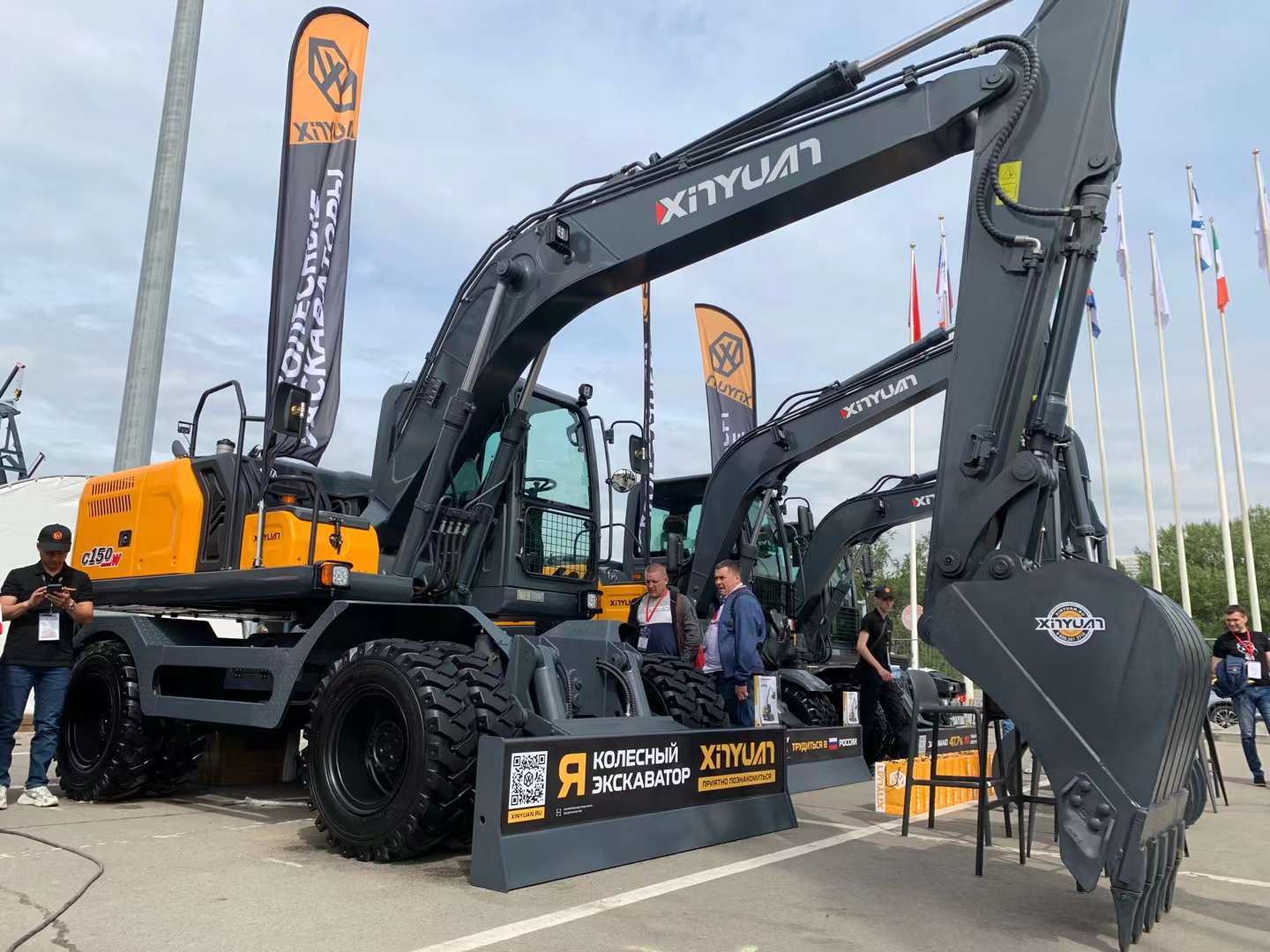 7ton China Wheel Excavators Earth Movers on sales