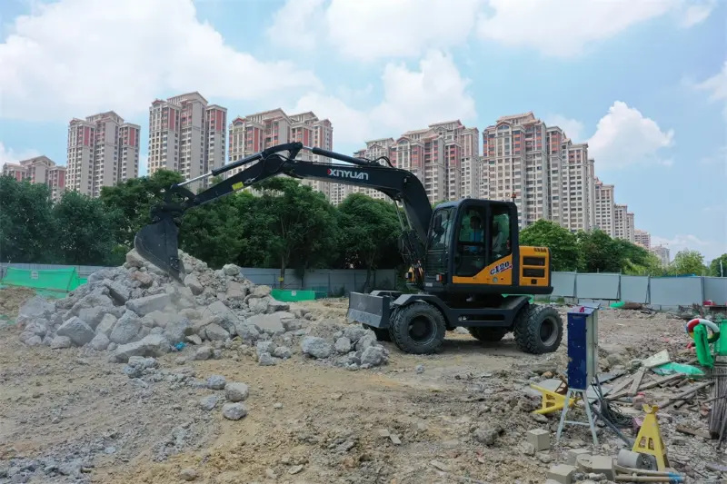 Xinyuan XYC75WYT Wheel Excavators Digger Hydraulic Backhoe Excavator