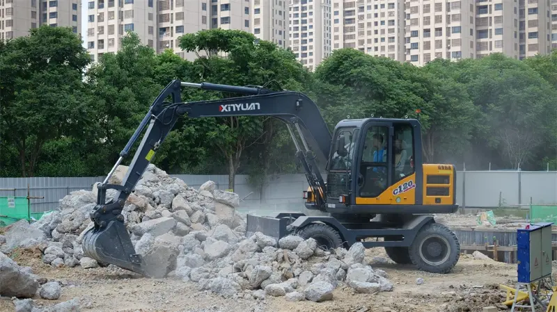 Xinyuan XYC120WT 9ton Hydraulic Wheel Excavator Construction Excavator for Sale