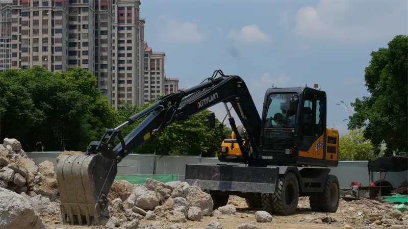 Xinyuan XYC75WXT Cheap Chinese 7 Tons Digging Machine Wheel Excavators